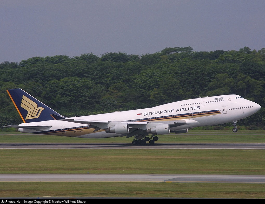 Photo of 9V-SMF Boeing 747-412 by Matthew Taylor - contrails.co.uk