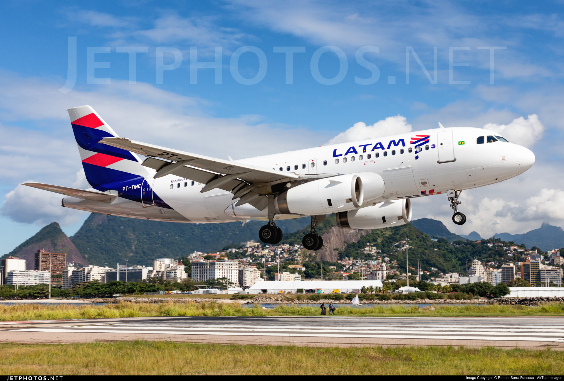 Photo of PT-TME Airbus A319-132 by Renato Serra Fonseca - AirTeamImages