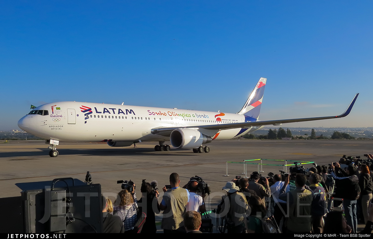 Photo of PT-MSY Boeing 767-316(ER) by MHR - Team BSB Spotter 